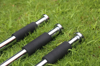 Steel indoor pull-up bar with horizontal bar and parallel bars, adjustable from 62 to 100 cm wide.