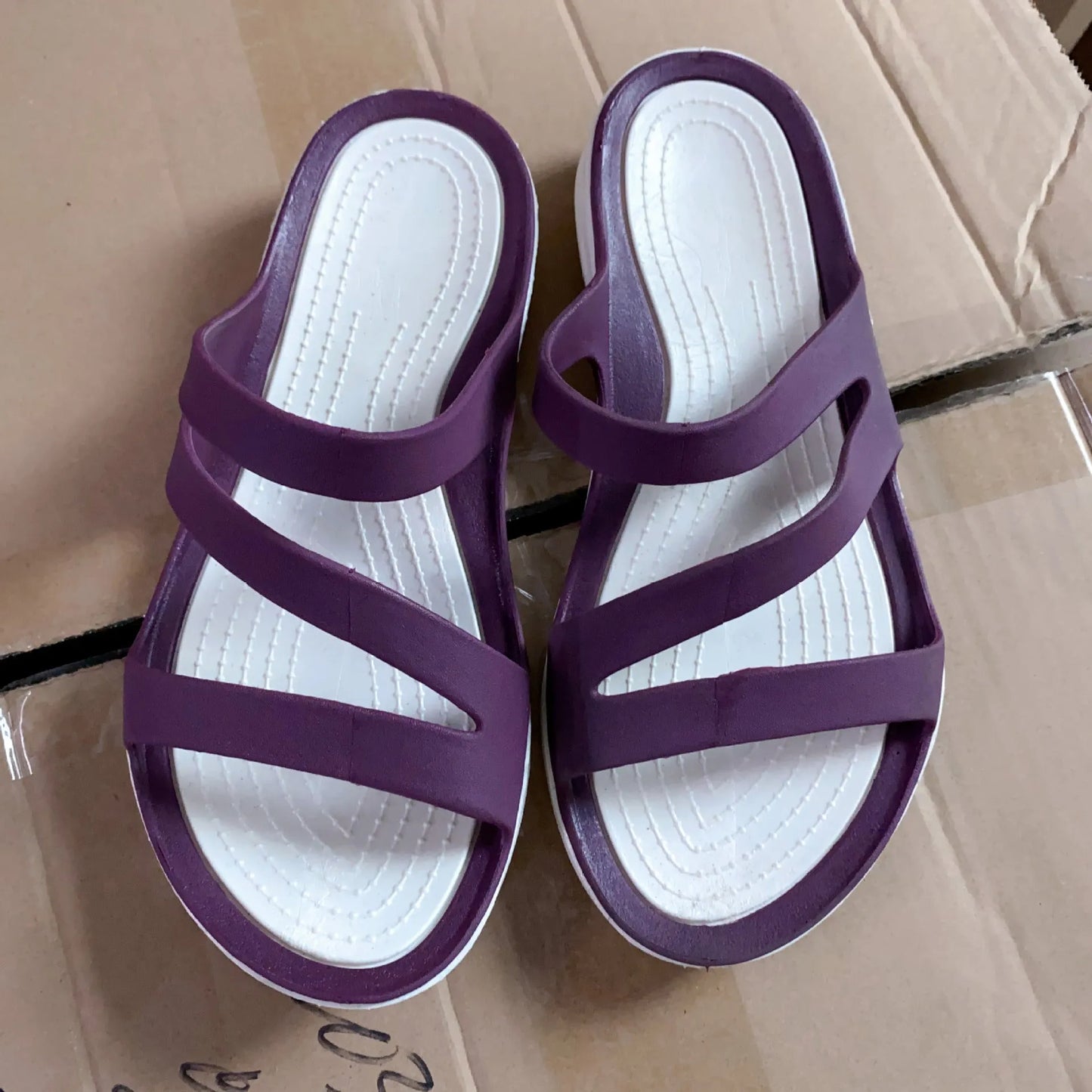 Women's solid colour sandals with PP upper in red, purple, blue, black, grey or pink options