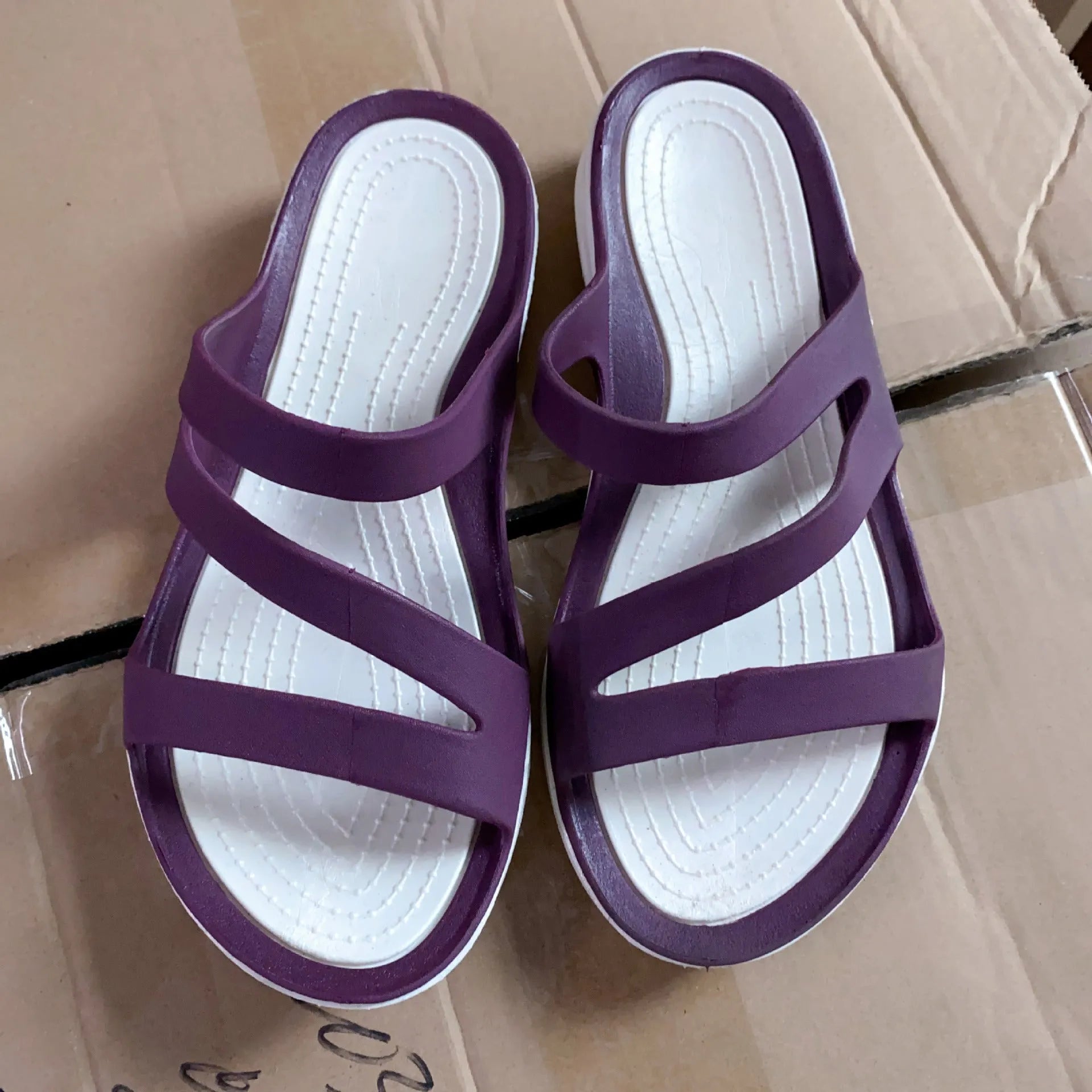 Women's solid colour sandals with PP upper in red, purple, blue, black, grey or pink options