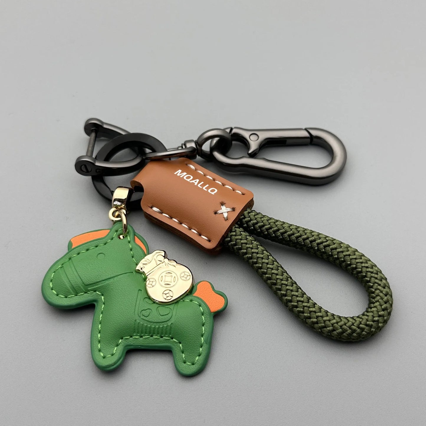 Handmade cowhide car key ring pendant with zinc alloy pony belt buckle and flanelle rope in nine colour options