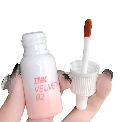 Mirror Lip Lacquer Lipstick in four colour shades: Spring Day Wilderness, Orange Tabby Cat Diary, Low-key Charming, and Fog Berry.