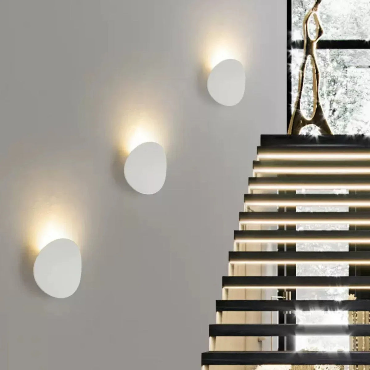 Waterproof wall lamp in black or white aluminum alloy with warm or white light for bedside and living room