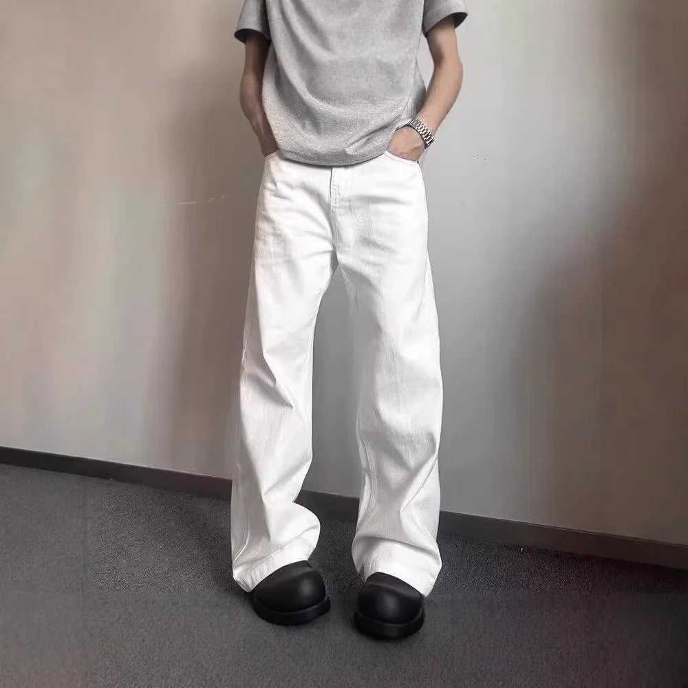 Men's straight-leg white jeans with mid-waist design and non-ironing cotton denim fabric