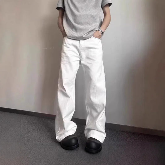 Men's straight-leg white jeans with mid-waist design and non-ironing cotton denim fabric