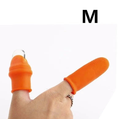 Ergonomic silicone blade protector for safe and efficient vegetable and fruit harvesting