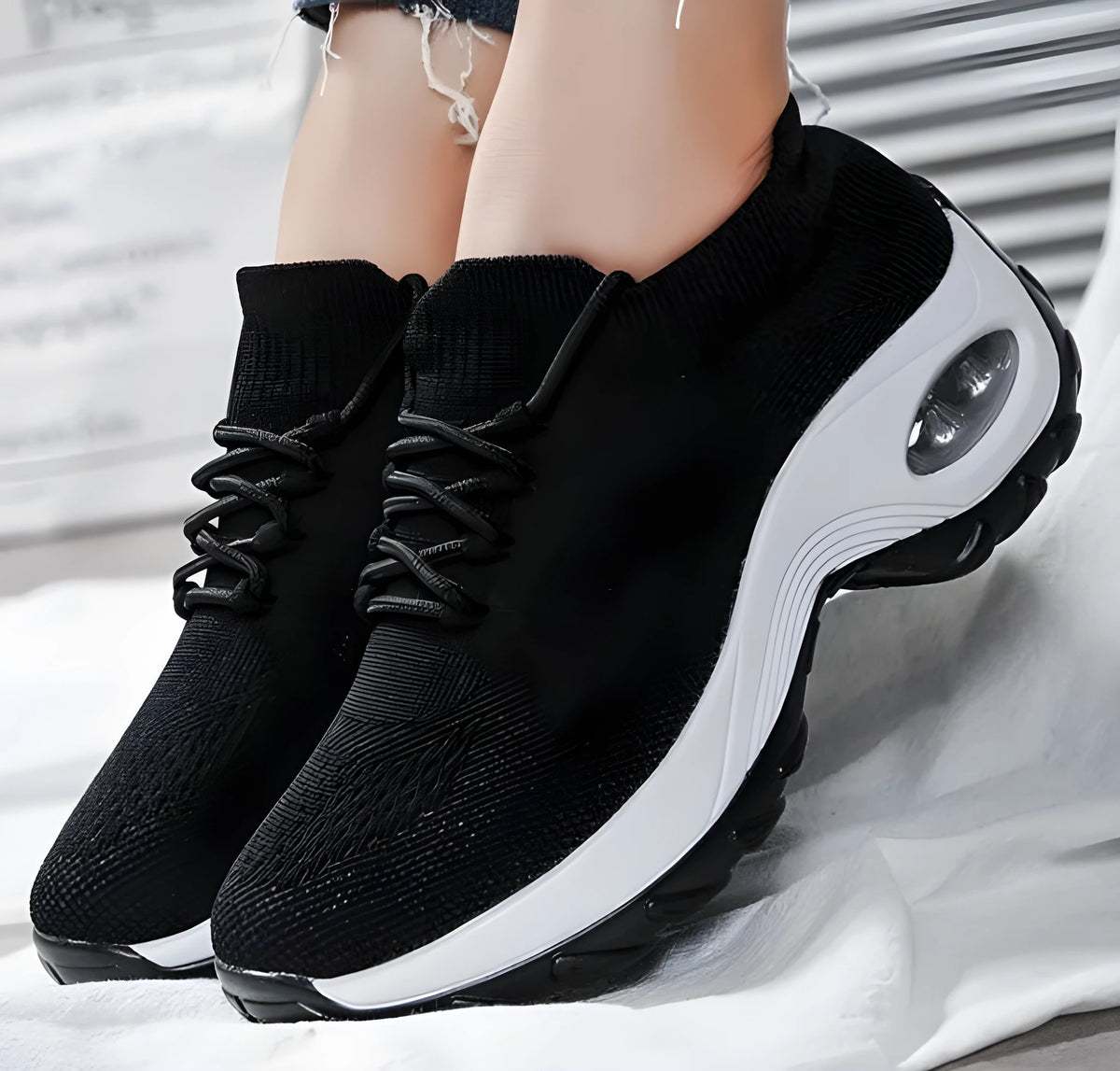 Women's flying weave running shoes with waterproof platform, round toe and 3-5cm mid heel in grey