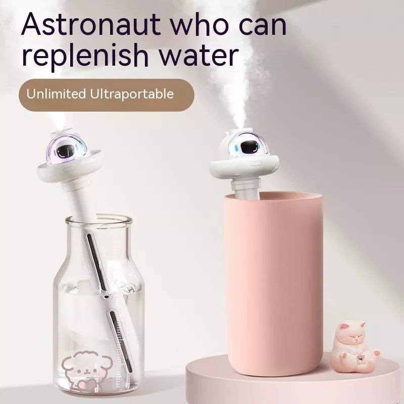 USB Portable Astronaut Humidifier with sterilization function in white