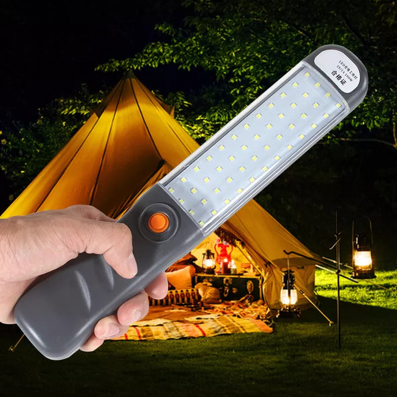 Magnetic LED work light with 360° rotation and rechargeable battery