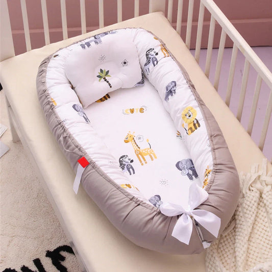Portable cotton crib bed folded and unfolded showing 97x46cm dimensions and Banana leaf pattern