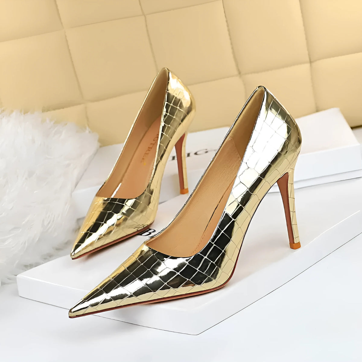 Women's pointed-toe stiletto high heels with metal detail, 6-8cm heel, low-cut middle mouth, five colours