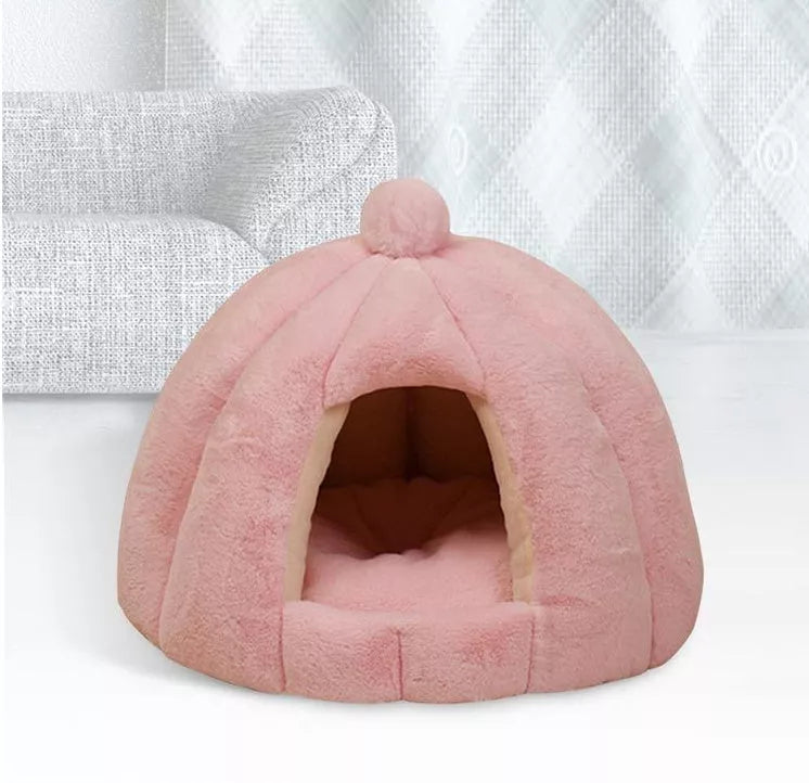 Pumpkin bag cat litter kennel in plush material, foldable design for easy storage