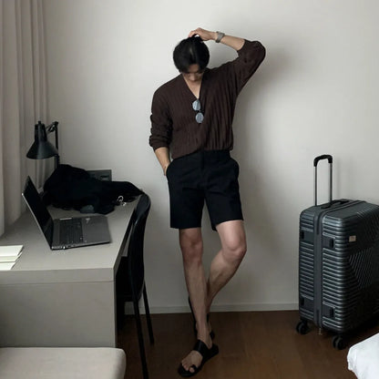 Men's straight-leg casual shorts in solid colour on a plain background.