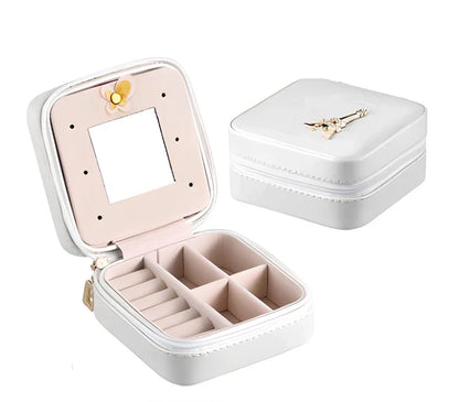 Portable jewellery box with flipping page display measuring 10×10×5.5cm in black colour