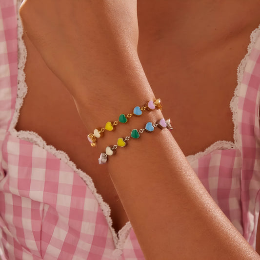Women's heart-shaped titanium steel bracelet with electroplated finish in gold or steel colour options