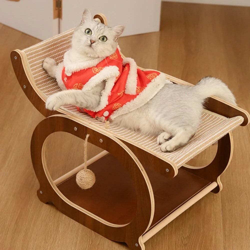 Solid wood sisal scratching mat with integrated cat bed showing 40cm scratching surface and 25cm resting area