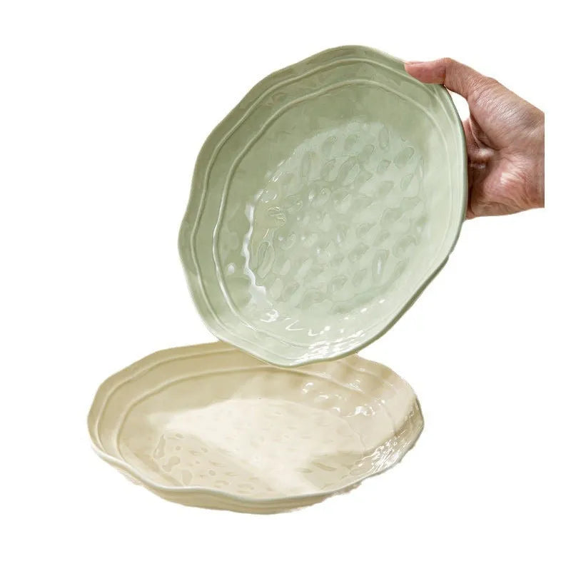 Ceramic tableware set of 7 pieces in solid colours featuring a microwave-safe glazed finish, presented in a gift box for a modern minimalist or Japanese-style dining aesthetic.