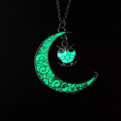 Silver-plated glowing pendant necklace with adjustable chain, luminescent feature