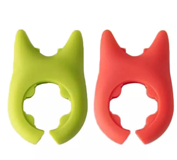 Multifunctional silicone spatula holder with anti-overflow design for kitchen utensils