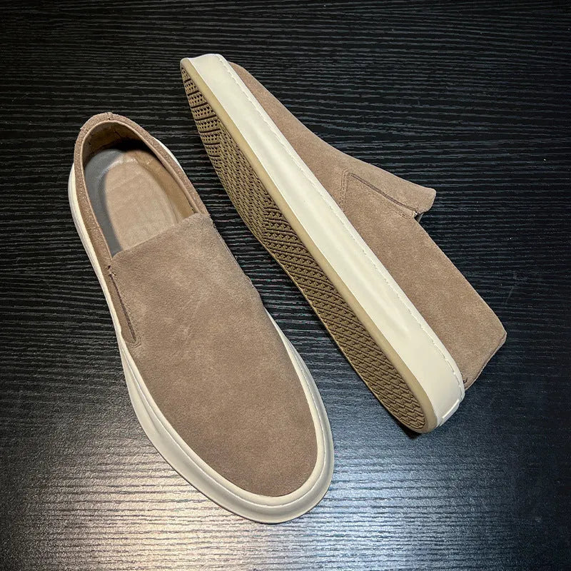 Men's casual shoes with round toe design and mid-heel height in grey and apricot colour options