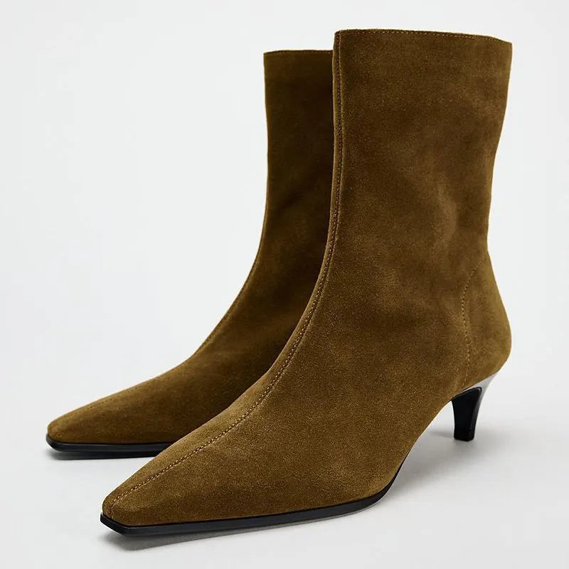 Square toe high heel boots in brown with side zipper, 3-5cm stiletto heel, and waterproof platform