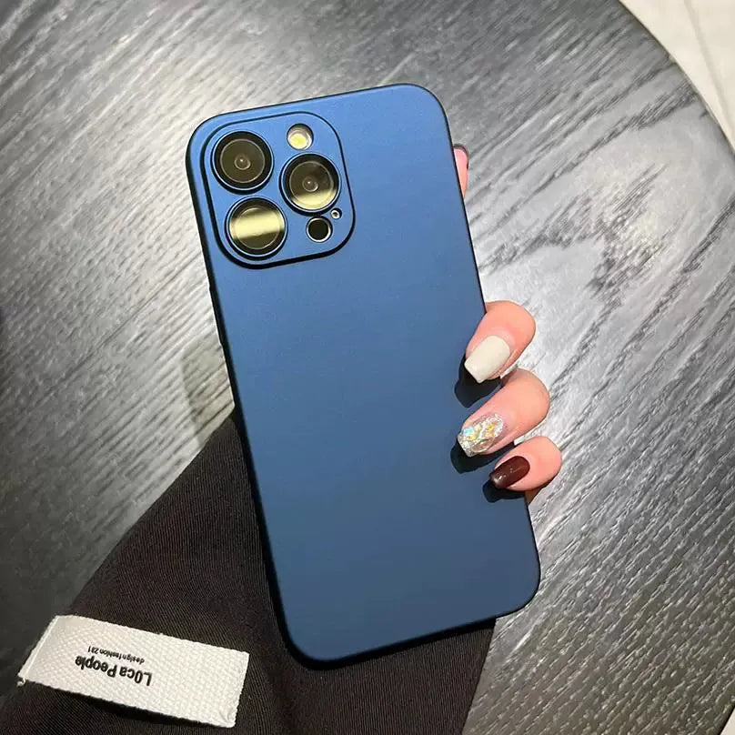 Ultra-thin frosted hard iPhone case in Chinese Red, PC shockproof cover with anti-fingerprint finish