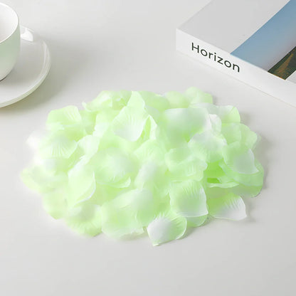 Pack of 100 high-quality silk simulated rose petals, 5cm size, in colours like rose red for wedding room scenes