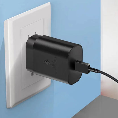 25W PD USB-C fast charger plug for Samsung Note10 S20 S21 S22 in black or white with UK EU US plug options