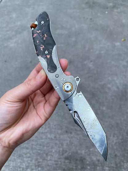 High hardness pattern steel folding knife for outdoor camping and survival