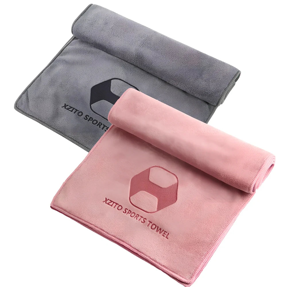 Blue sports sweat absorbent towel with 100x30cm dimensions and polyester-nylon fabric for athletic use