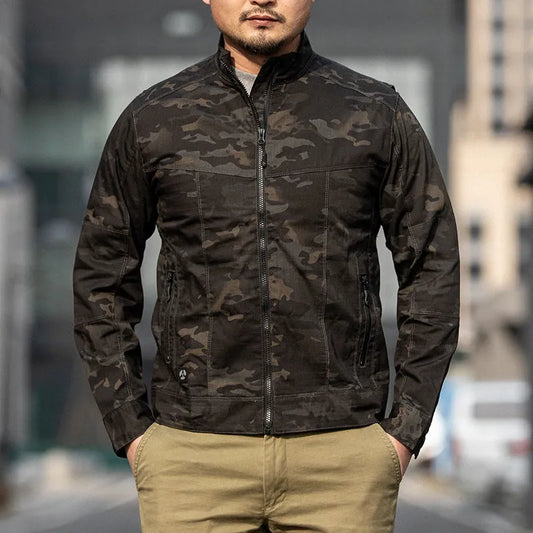 Men's outdoor tactics coat jacket in camouflage pattern with wear-resistant polyester construction