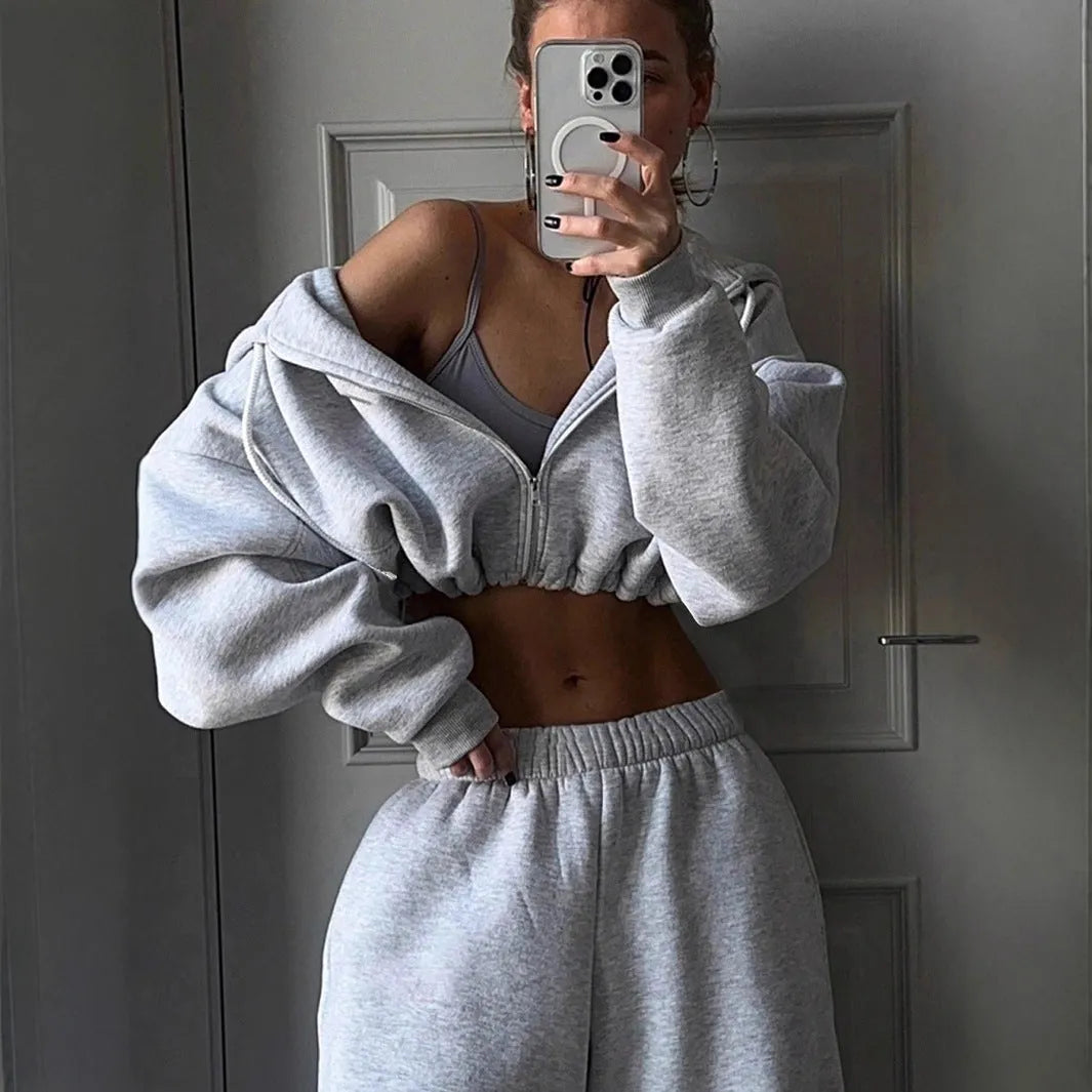 Long sleeve polyester sports sweater two-piece set showing coat and trousers in multiple colour options