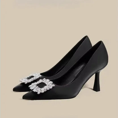 Women's pointed toe stiletto pumps with mid-height heel in beige or black colours
