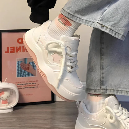 Women's green platform sneaker with 3cm rubber sole and patent leather upper, round toe design