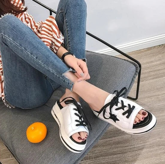 Lace, Drag, Thick Bottom Muffin and Mid Heeled Women's Slippers in Black with Chic South Korean-Inspired Design