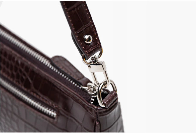 Trendy celebrity-inspired hand bag made of premium PU leather with a stylish animal print design