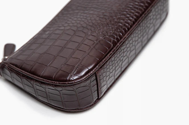 Trendy celebrity-inspired hand bag made of premium PU leather with a stylish animal print design