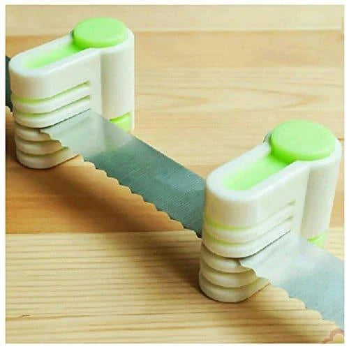 Plastic 2PCS Bakery Cutter for precise slicing and portioning of breads, pastries, and doughs