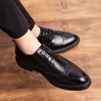 Stylish and comfortable men's leather dress shoes with a British-inspired design, suitable for business suits and formal wear