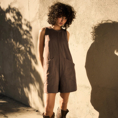 Comfortable loose jumpsuit with pockets in various colors, perfect for casual summer wear