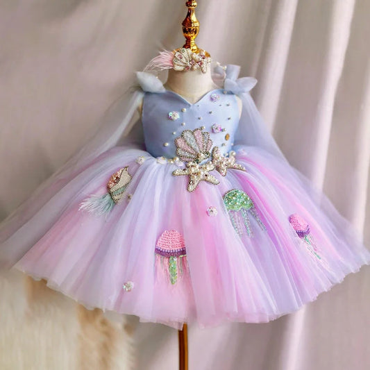 Girl wearing flax-lined pettiskirt dress with princess design, available in heights 80cm to 160cm