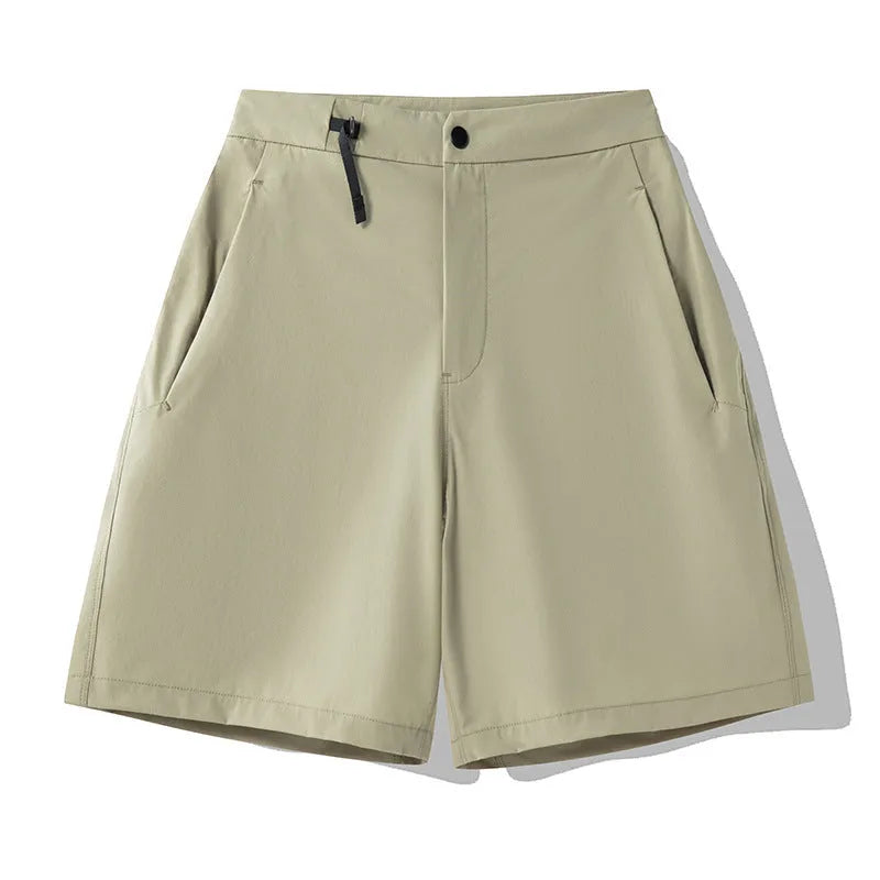 Men's khaki sports shorts with elastic waistband and 3D cutting for quick-drying during running and climbing activities