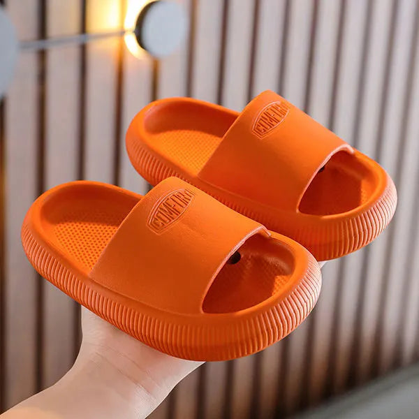 Children's EVA slippers with 1.5cm thick injection-moulded soles in mixed colours