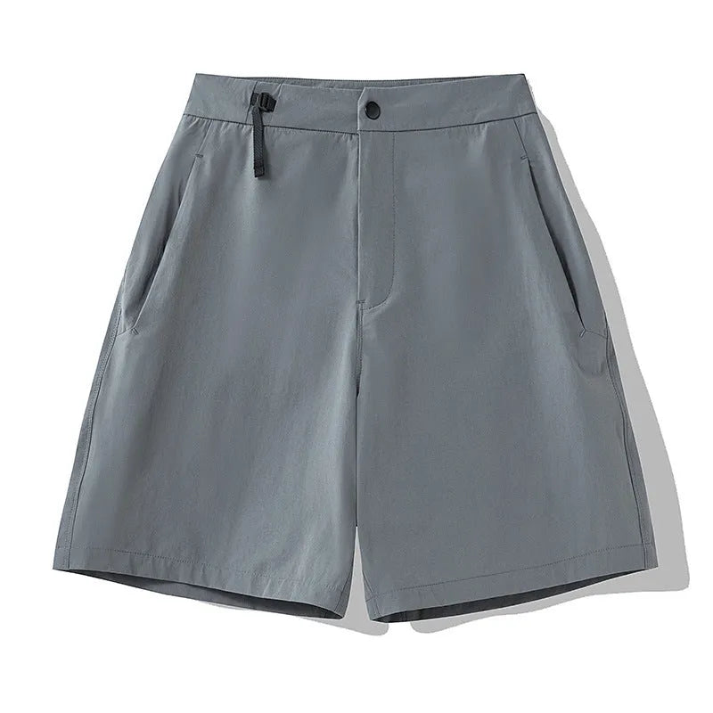 Men's khaki sports shorts with elastic waistband and 3D cutting for quick-drying during running and climbing activities