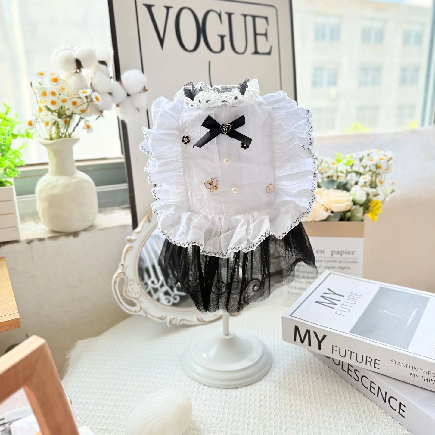 White polyester gauze skirt for small dogs with princess-style design, sizes XS to XL