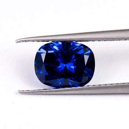 Royal blue love shaped tiara cultivate gemstone in heart and round cuts for jewellery making.