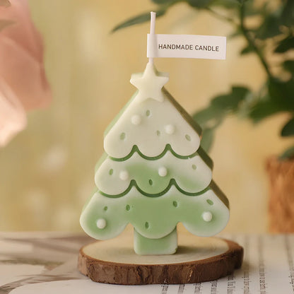 Christmas tree scented soy wax candle with lead-free cotton wick in cylindrical shape, multiple size options available
