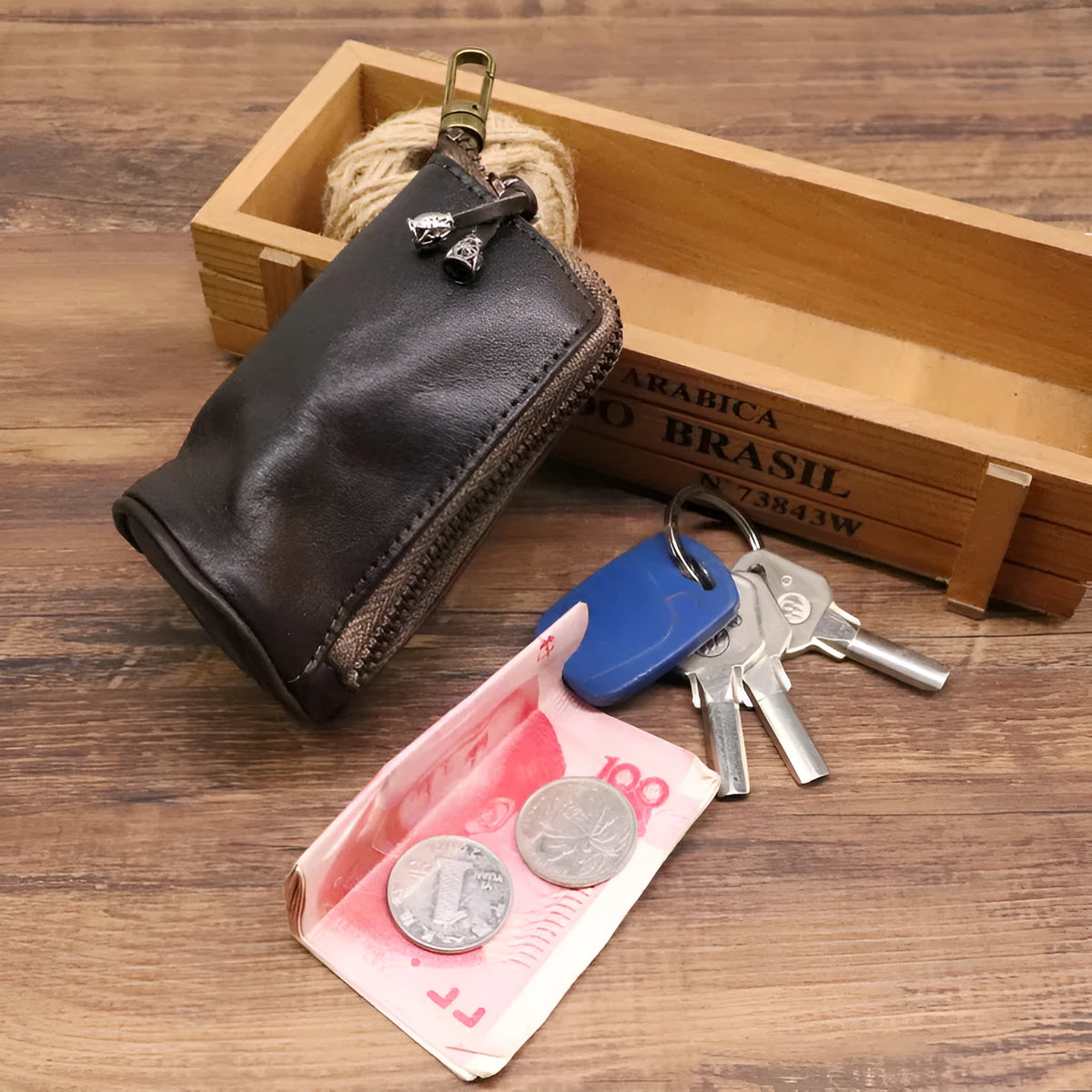 Men's waist-hanging key case in full-grain cowhide genuine leather with distressed finish, available in five solid colours