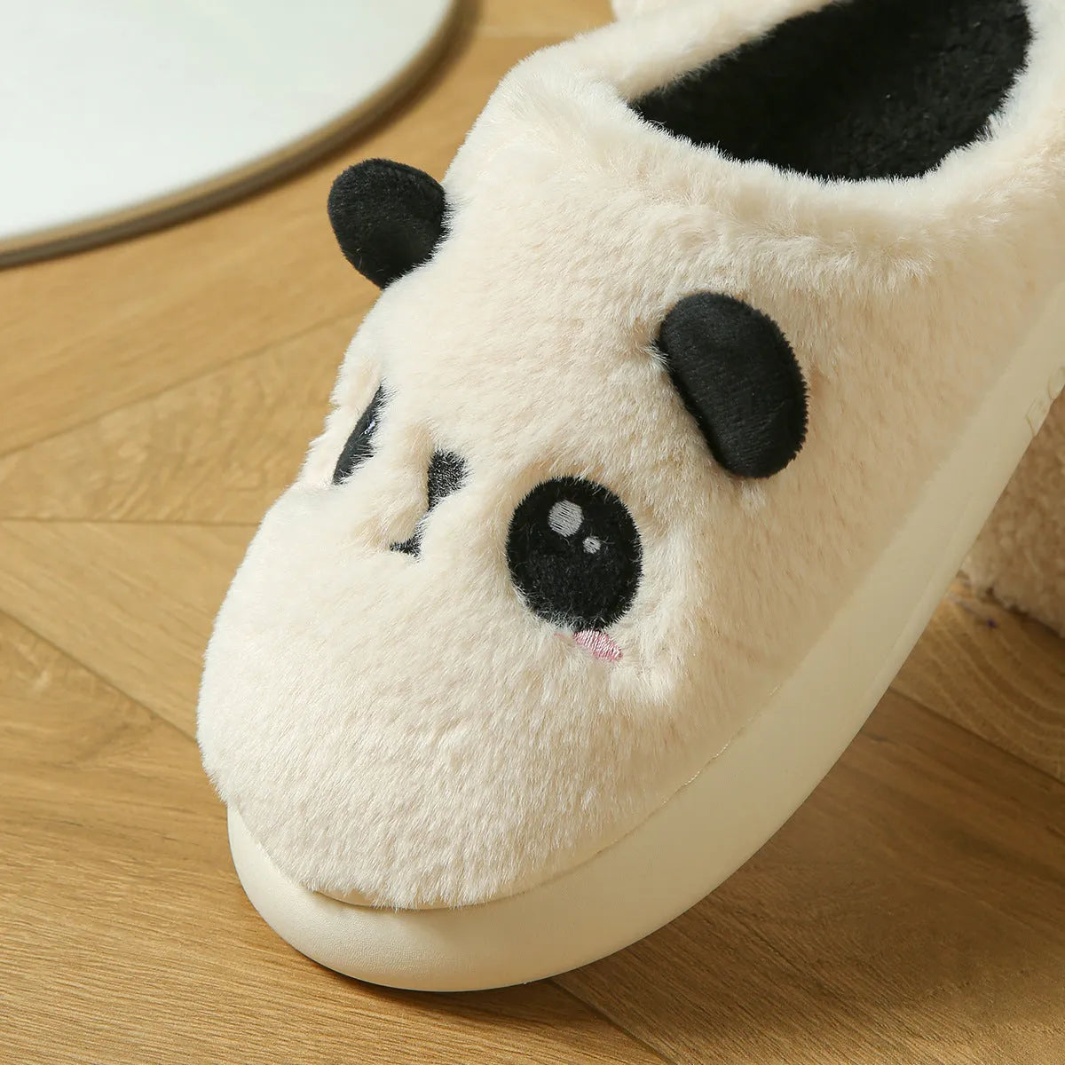 Panda cotton print toe ring slippers with a soft bottom and non-slip PVC sole.