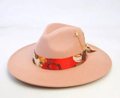 Wool-like autumn and winter felt cap in pendant pink and dark brown