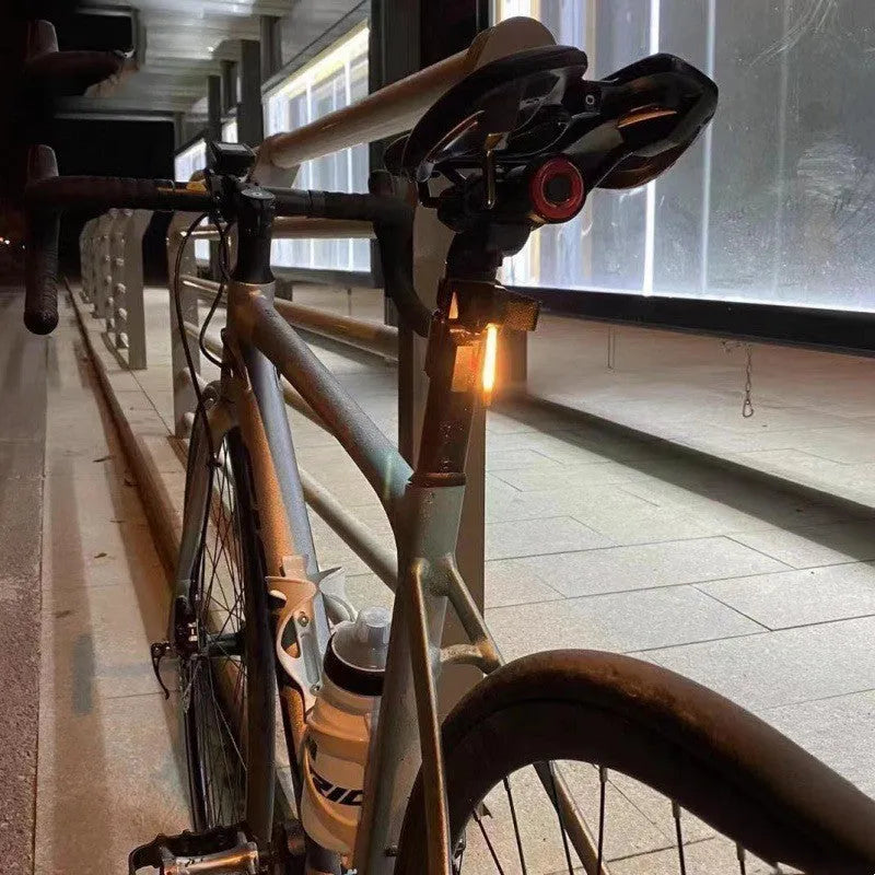 Waterproof USB charging riding taillight for bicycle and motorcycle modification in five colour options